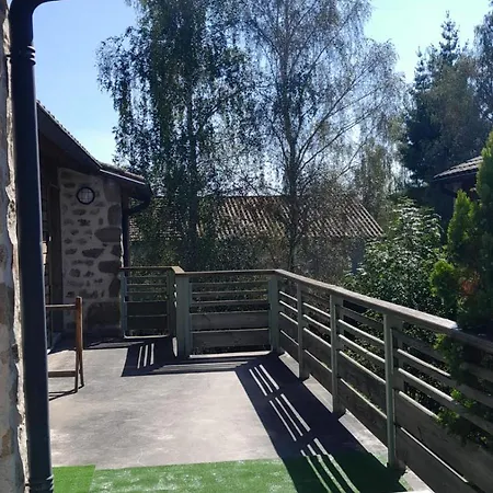 Indépendants Dans En Auvergne * Chomelix